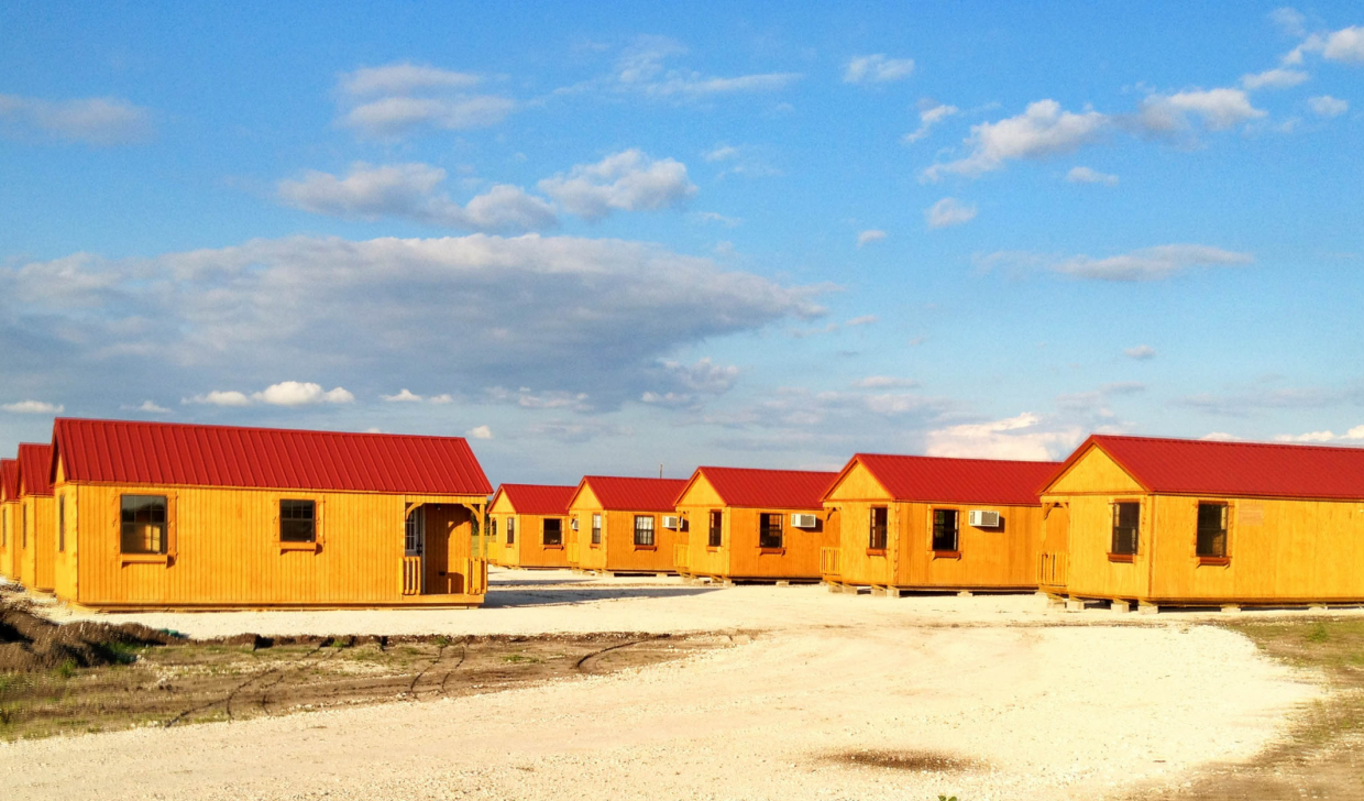 exterior-commercial-cabins
